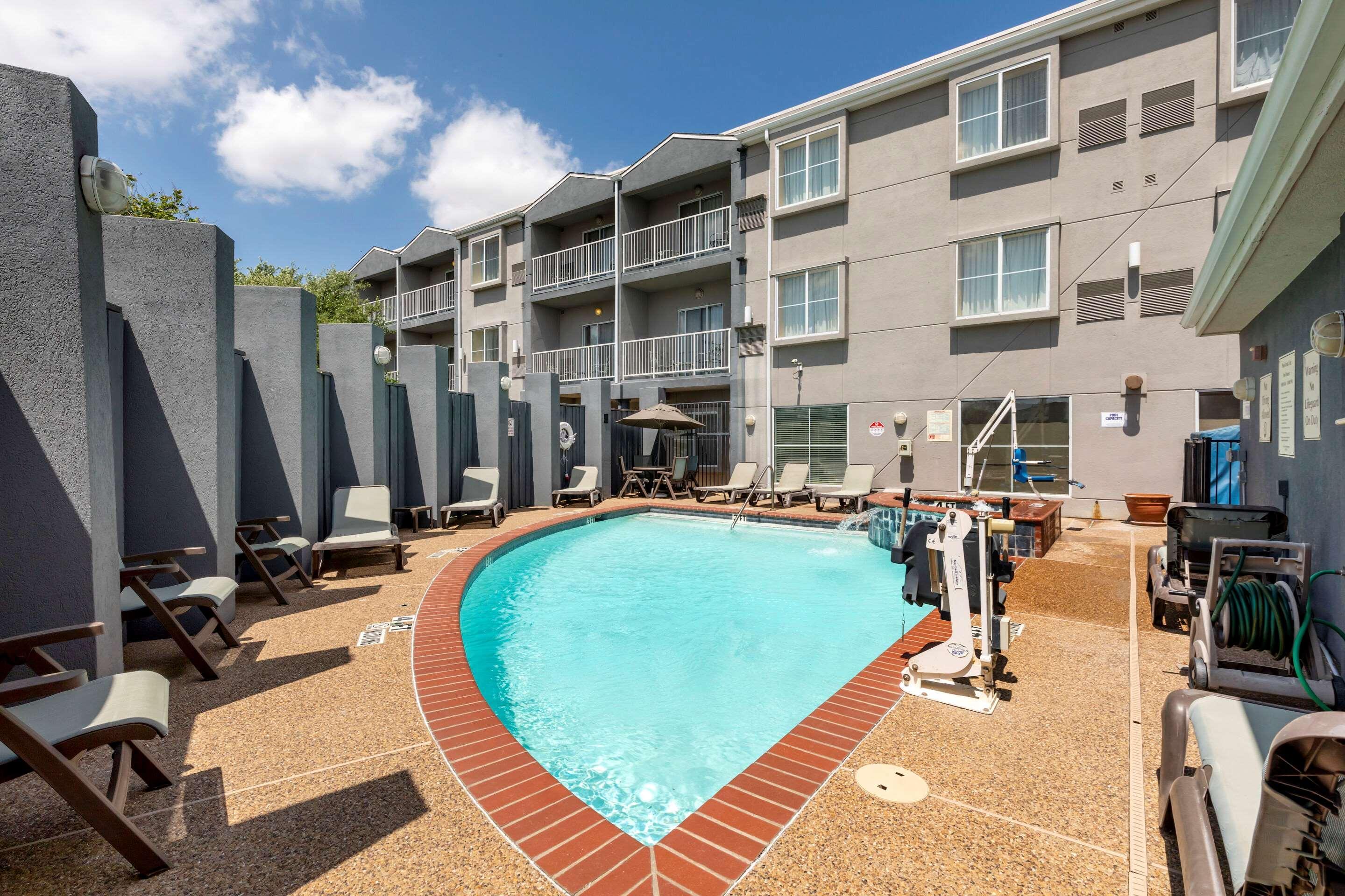 Comfort Suites Dfw Airport Irving Exterior foto