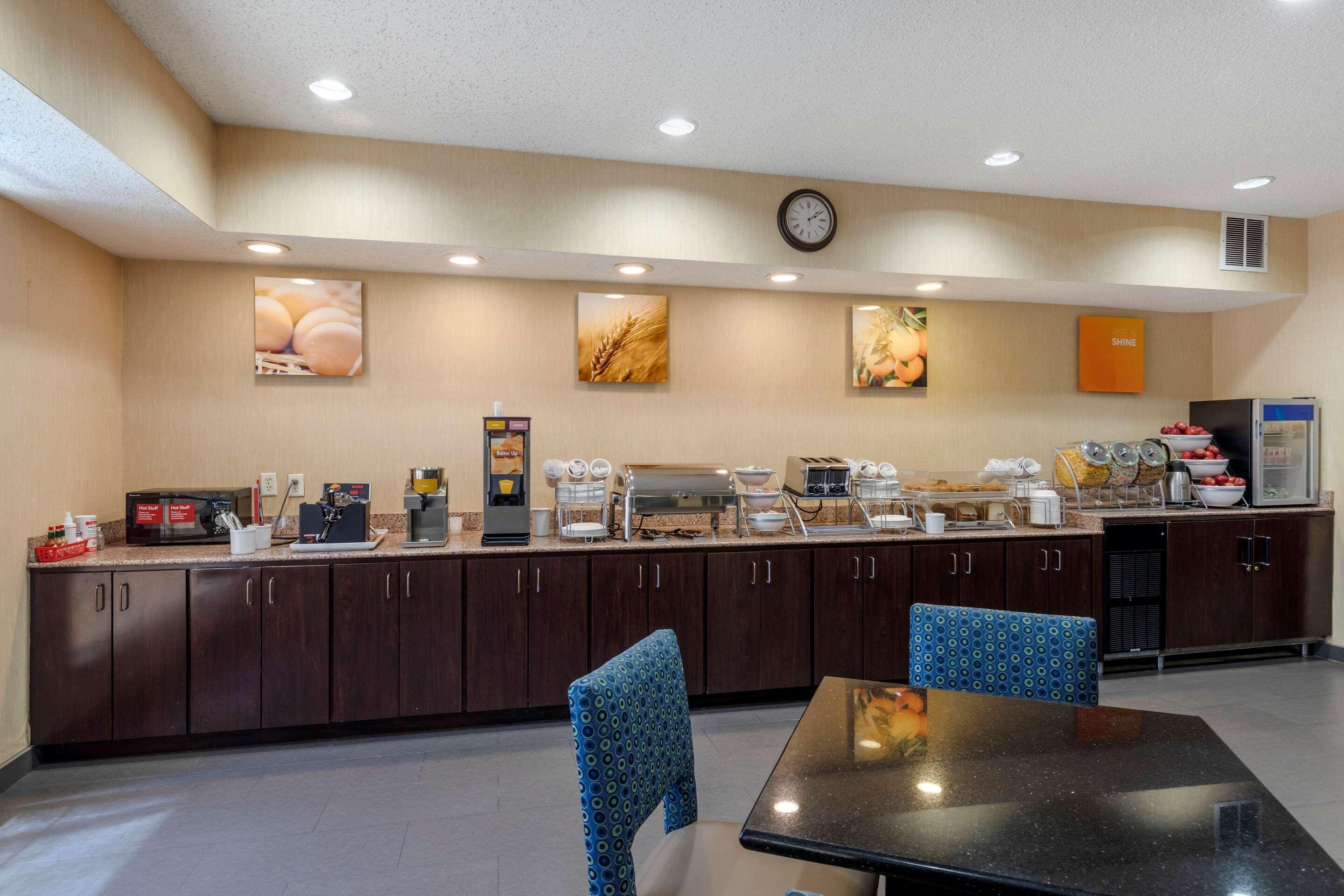 Comfort Suites Dfw Airport Irving Exterior foto