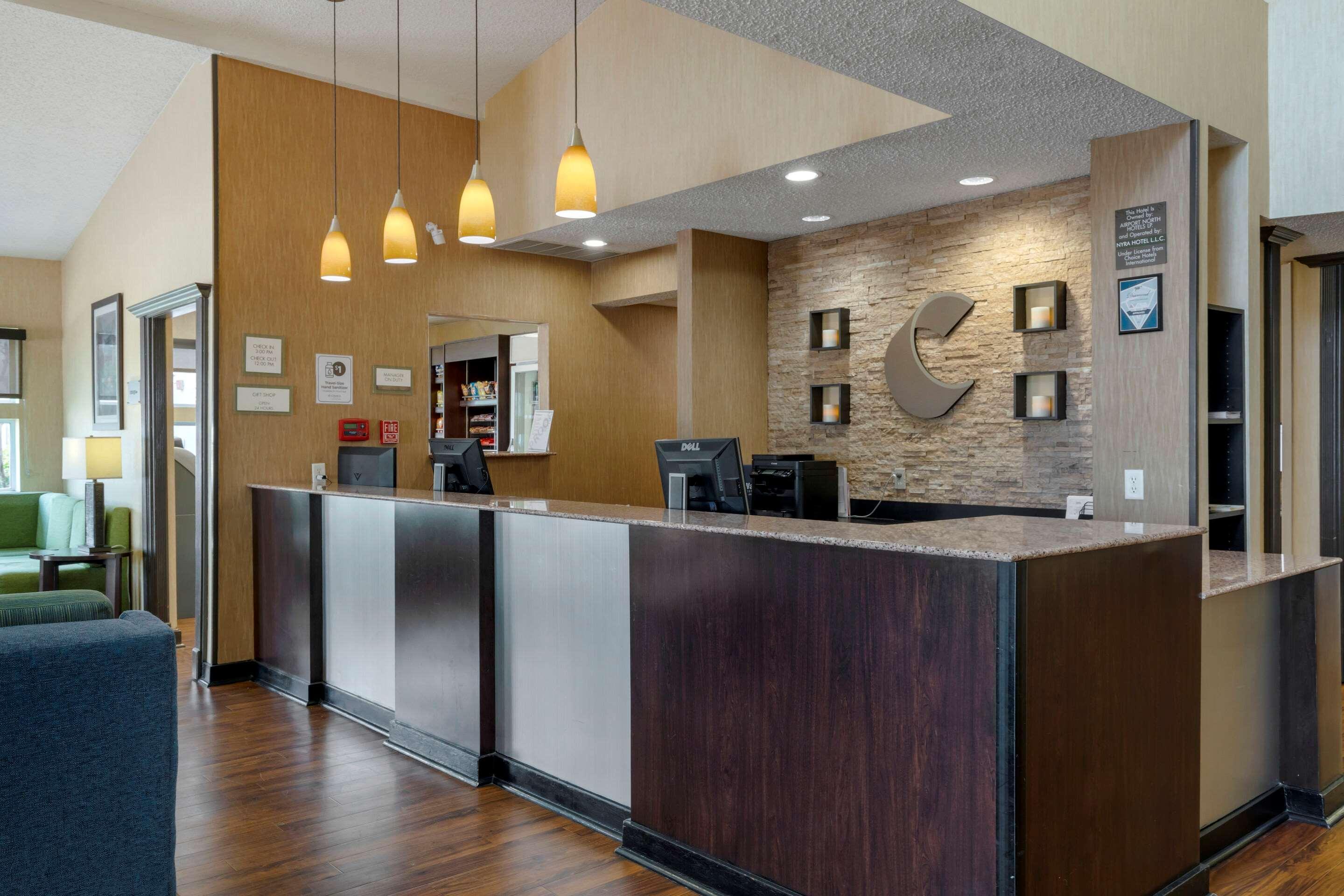 Comfort Suites Dfw Airport Irving Exterior foto